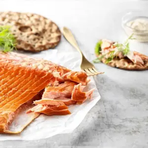 Varmrökt regnbågslax 1kg